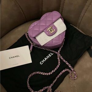 Authentic New In Box Chanel mini head shape crossbody bag SLG